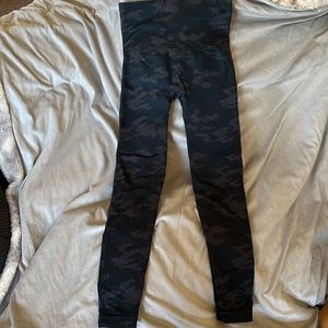 Spanx camo leggings, size s/p